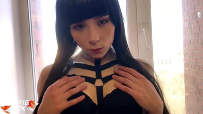 הייס ברונעט סאַקס דיפּלי און סענסיטיוולי פאַקט פֿאַר געלט