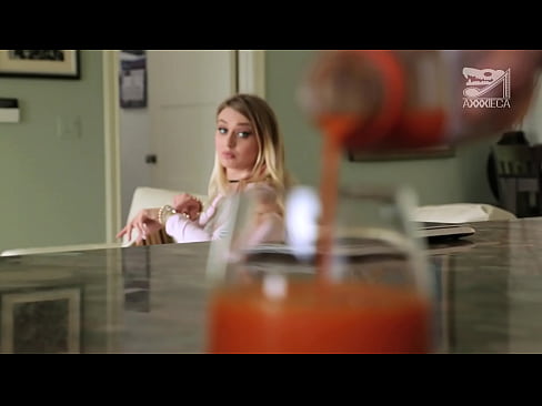 ❤️ הייס מיידל מיט גרויס טיץ און ענג לאָך געץ האָן פון לוזער, אָבער זייער שווער קוואַליטעט פּאָרן ביי אונדז ❌